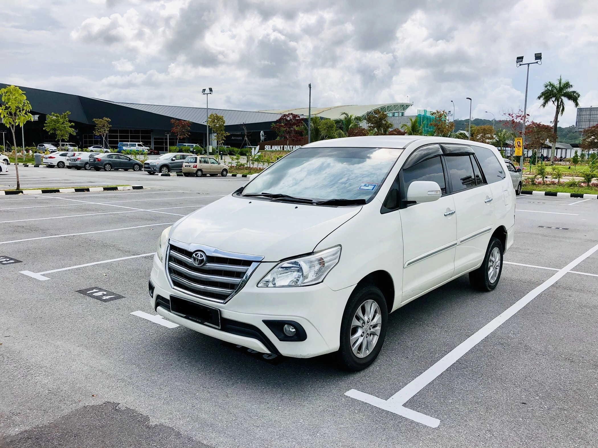 8 Seater MPV