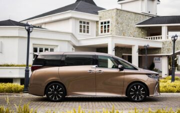 Toyota Alphard 2.4t Executive Lounge 2024 