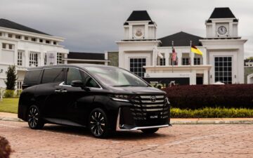 Toyota Vellfire 2.5 Pilot Seat 2024 